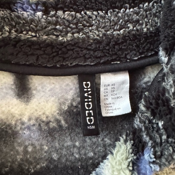 H&M Divided Textured Jacket - Picture 2 of 2